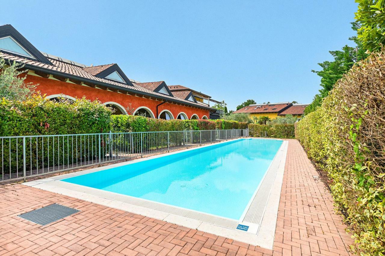Mader Village Apartment Desenzano del Garda